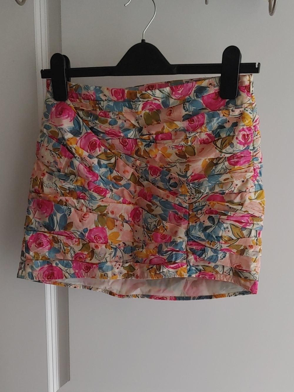 Zara Pink Floral Pleated Mini Skirt